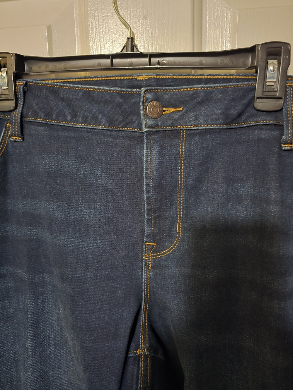 2 PAIRS - Old Navy Women's Straight Leg Mid - Rise Jeans Size 20 Plus Long - Picture 3 of 3